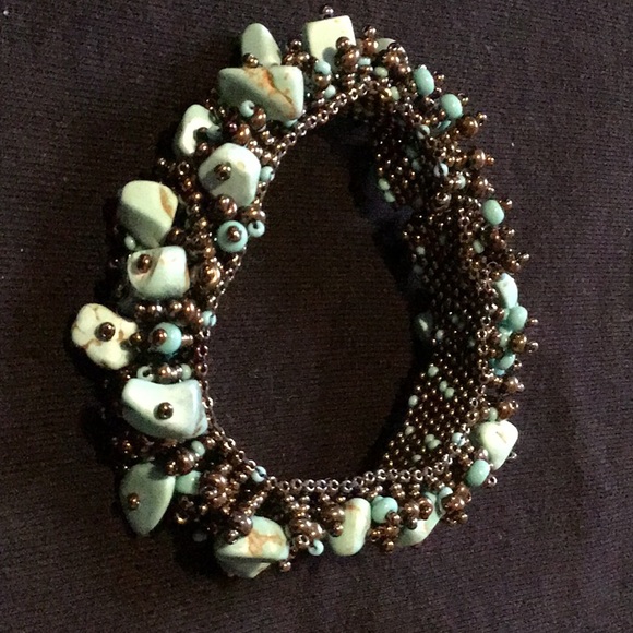 Metal and stone bracelet with magnetic clasp - Picture 1 of 3